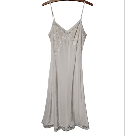 Victoria's Secret 100% Silk Y2K Ivory Lace Chemise Slip Small - Picture 2 of 10